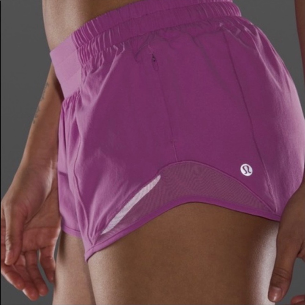 Lululemon • magenta glow hotty hot shorts sz 12